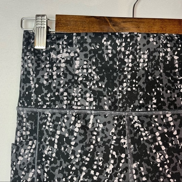 Athleta Salutation Stash Pocket II Capri Serpent S - Picture 5 of 5